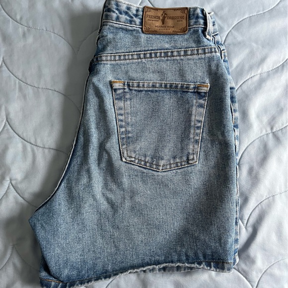 Vintage high waisted denim shorts - Picture 2 of 7